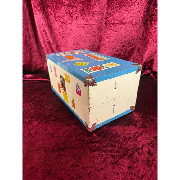 Vintage Toy Box - Metal Doll Suitcase with Dynamite Stickers - 1970s Storage - Picture 5 of 9